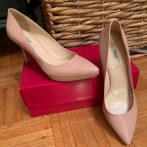 PRADA $950 BEIGE PATENT LEATHER HEELS SHOES PUMPS SIZE 37.5 US 7